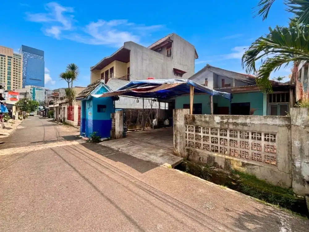 CUMA 3 M ! RUMAH HITUNG TANAH DI TEBET, SELANGKAH KE JL. DR SAHARJO !