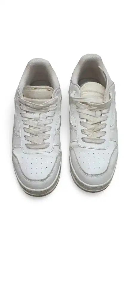 Preloved ZARA Sepatu Kets Gaya Retro