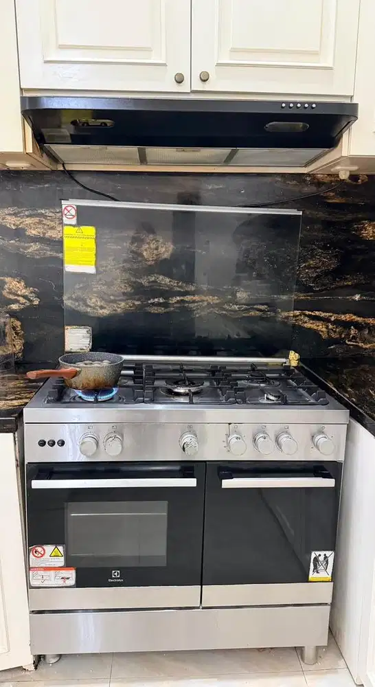 Dijual cepat Free Standing Kompor electrolux 5 tungku