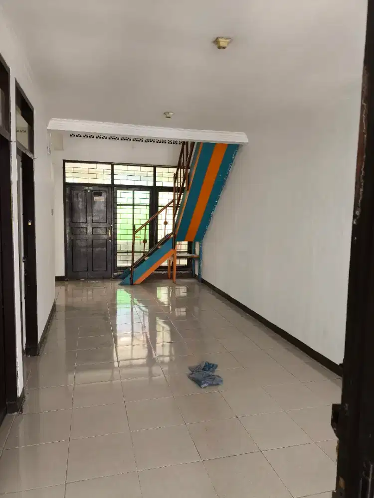 Disewakan rumah di antapani