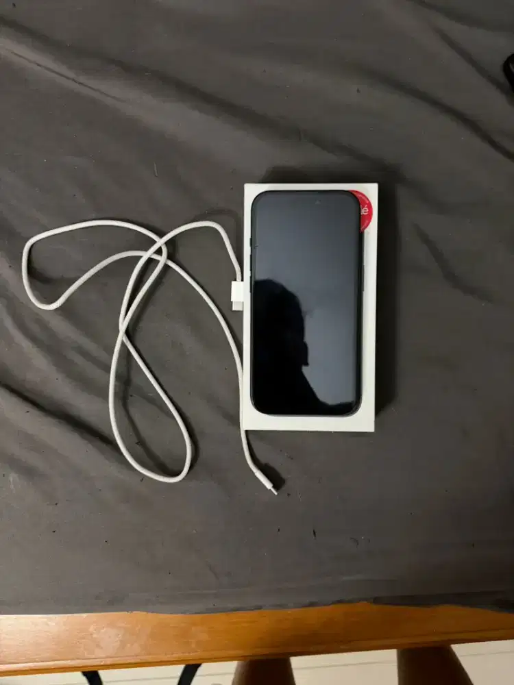 iPhone 15 Black 128gb garansi resmi