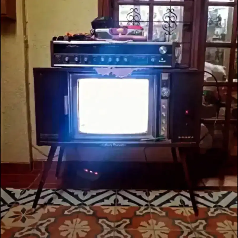 TV SHARP jengki
Kondisi nyala