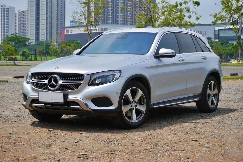 Mercedes Benz GLC250 
4MATIC Exclusive Line
CBU 2015 / 2016