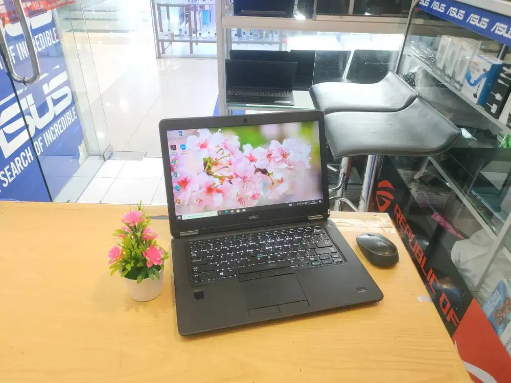 TINGGAL PAKE LAPTOP DELL LATITUDE E7450 CORE i7 RMA 8GB