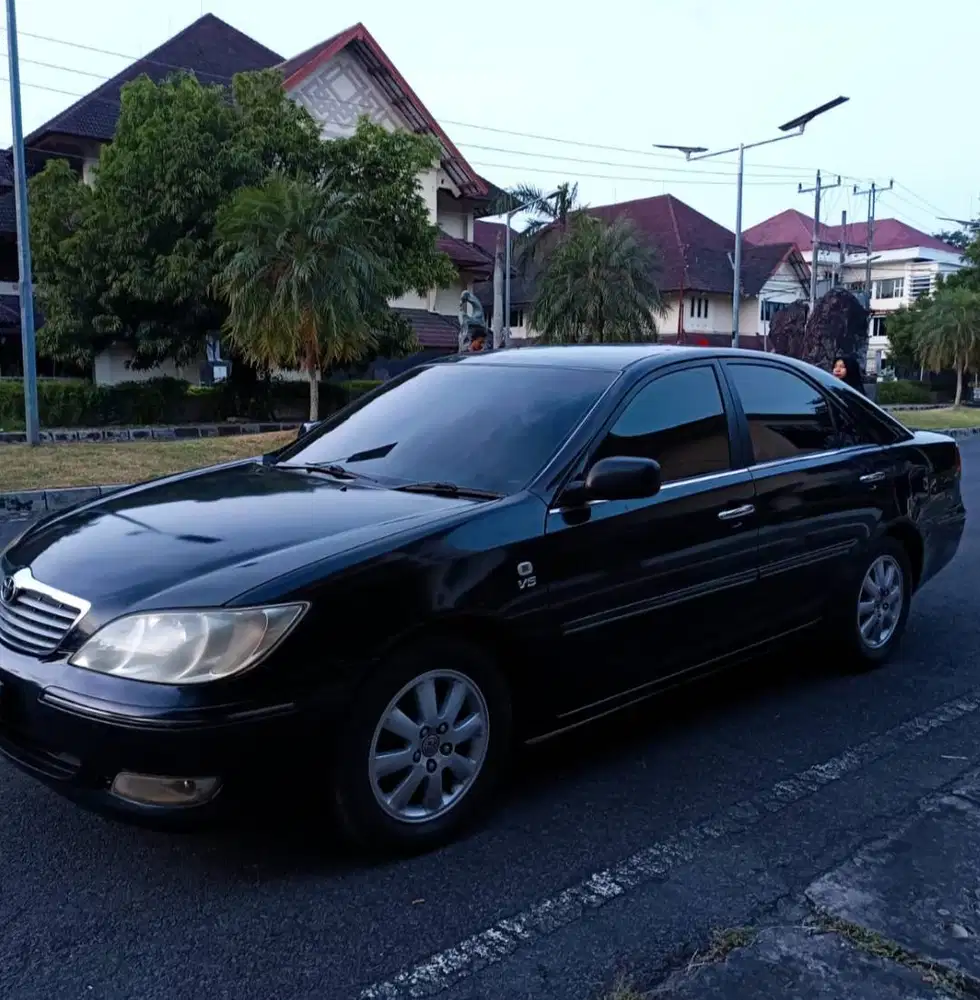 Jual toyota camry th 2002 full original