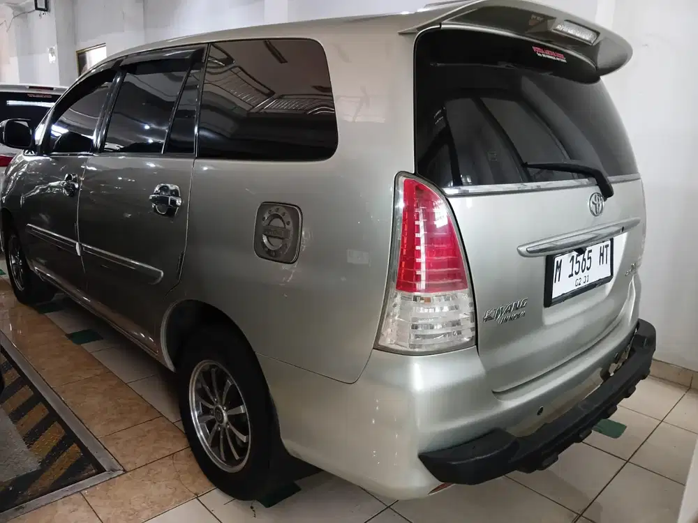 Toyota Innova G 2.0 Manual Silver
