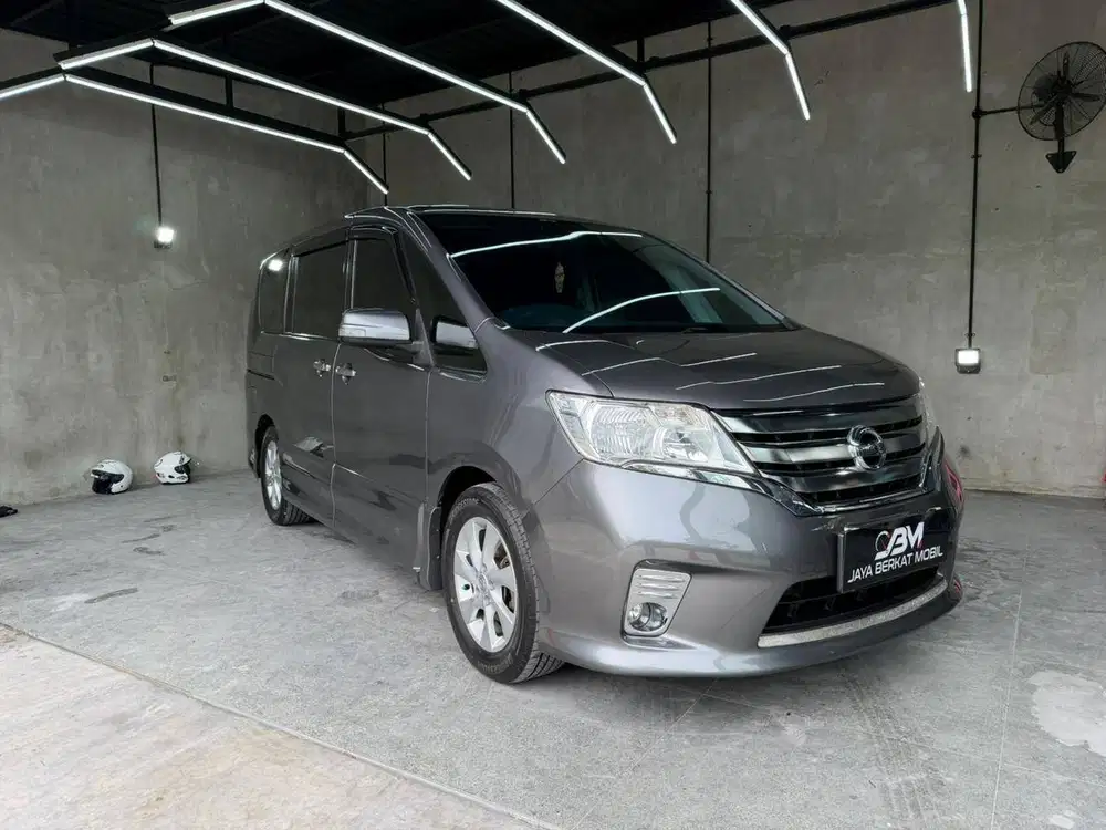 NISSAN SERENA HGHWAYS STAR 2.0 AT 2013
