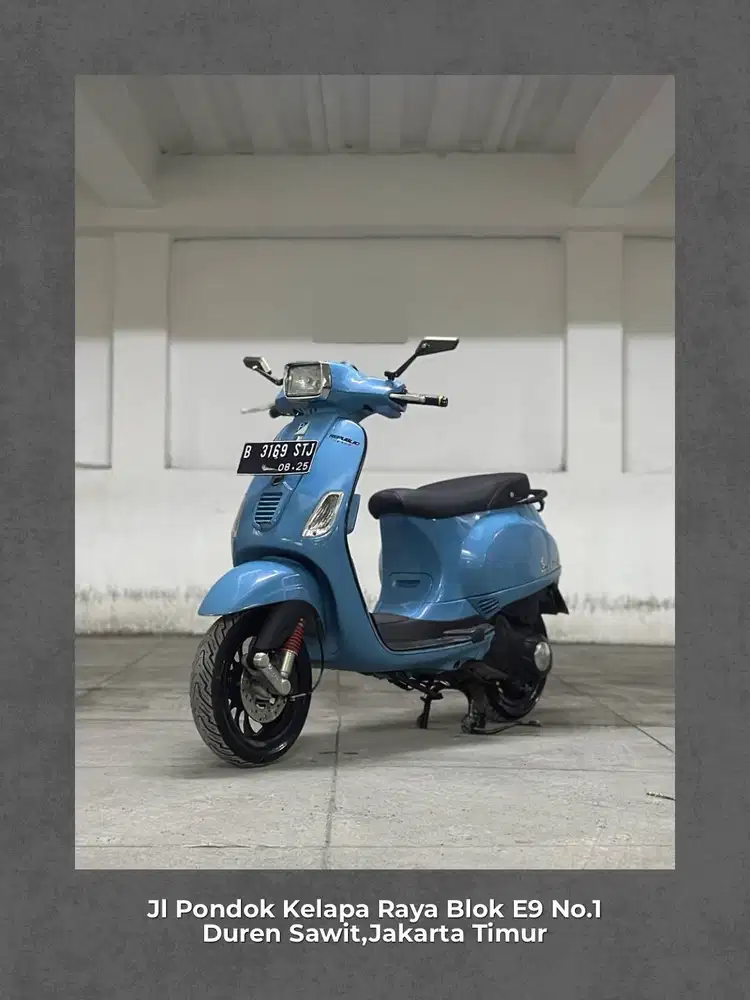 PIAGGIO VESPA S125 3V IE Tahun 2015 WARNA LIGHT BLUE GRESS CONDITION