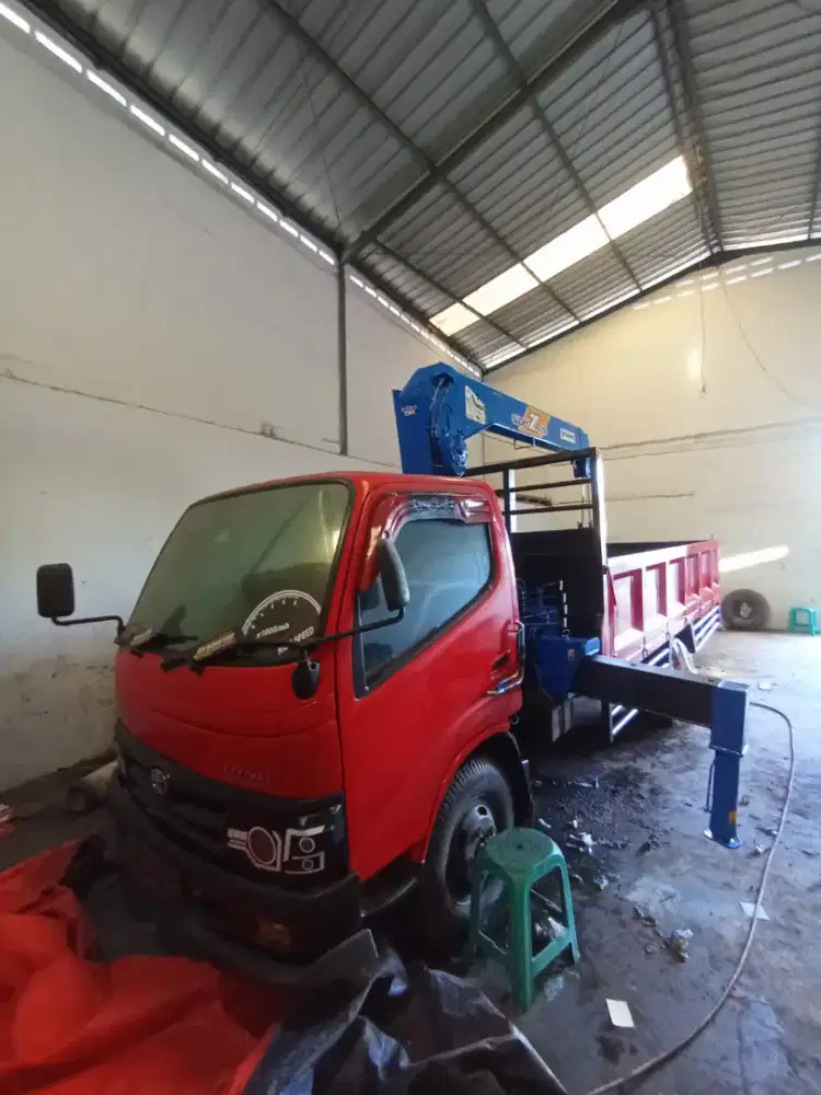 Truck crane Toyota dyna