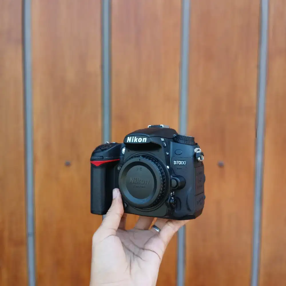 NIKON D7000 BLACK GOOD CONDITION FULLSETBOX SPEK BANDEL