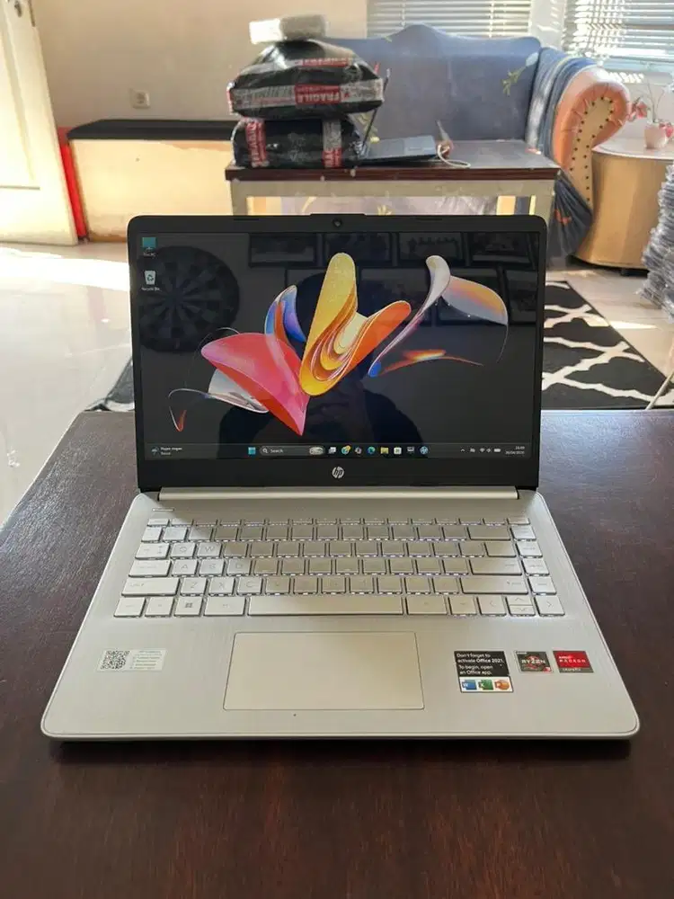 LAPTOP HP 14S - fq0xxx - AMD RYZEN 3 - 3250u RAM 8GB SSD 256GB