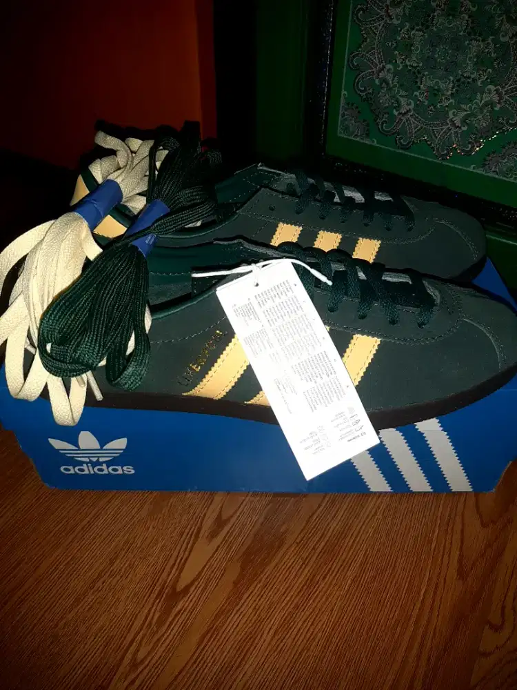 Sepatu adidas liverpool