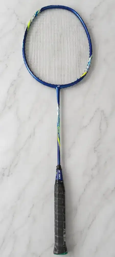 Raket badminton yonex voltric lite 20i
