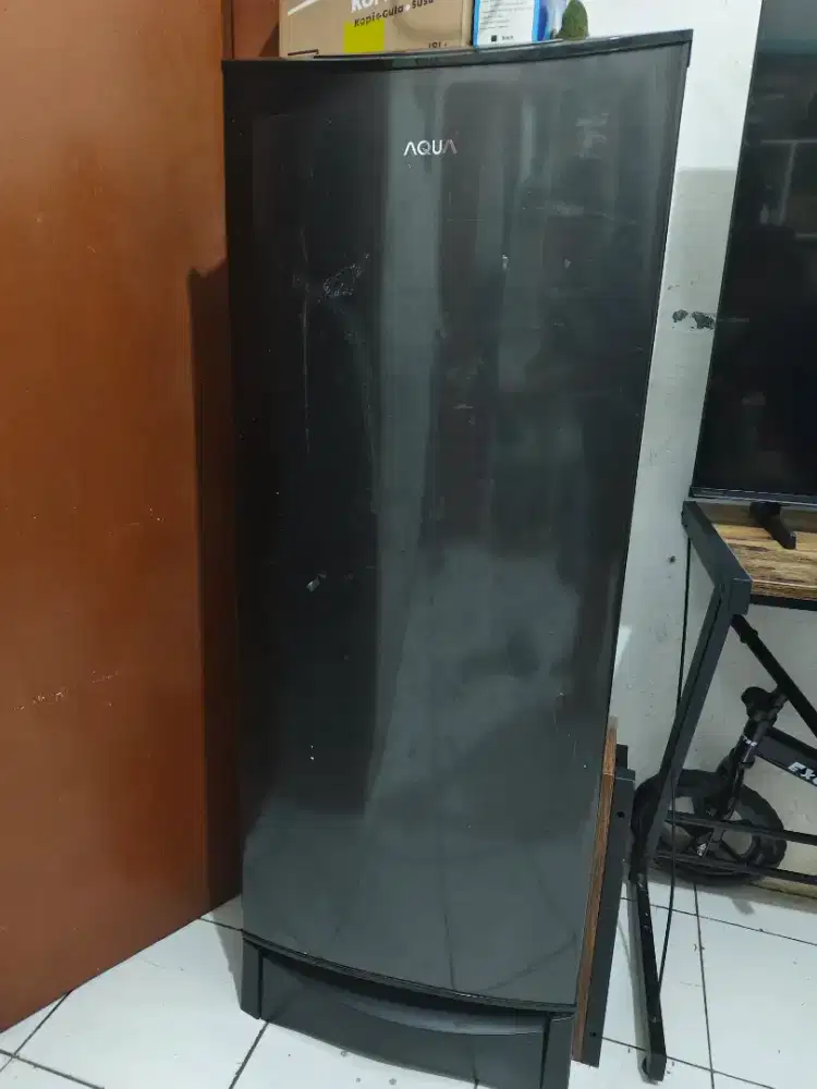 Di jual kulkas AQUA