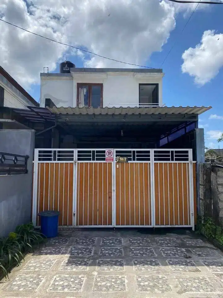 DIJUAL RUMAH 1.5 LANTAI Taman Griya Jimbaran Full furnished Hadap Timu