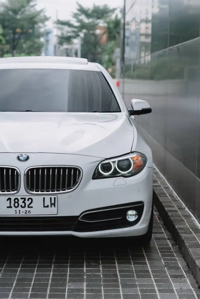 BMW F10 520i AT 2014 LCI KM 26 RIBU FULL ORIGINAL