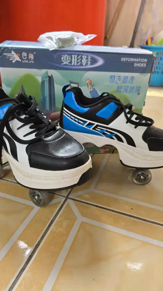 Di jual sepatu roda anak masih sangat bagus. Jarang di pakai