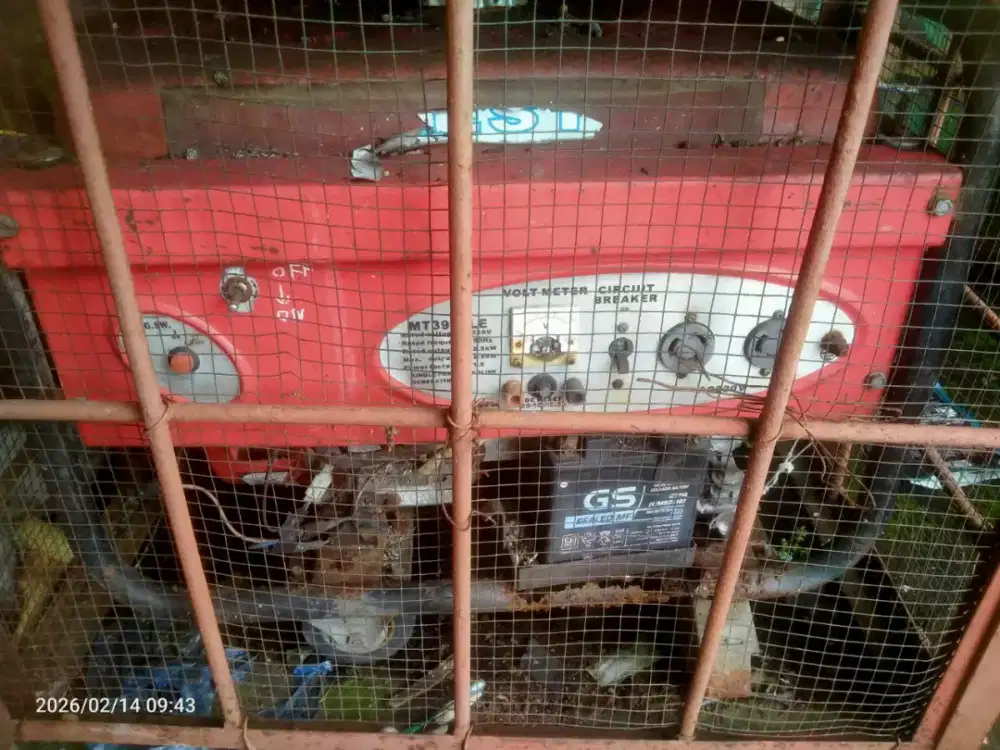 genset bekas 2800 w ada (2 buah)