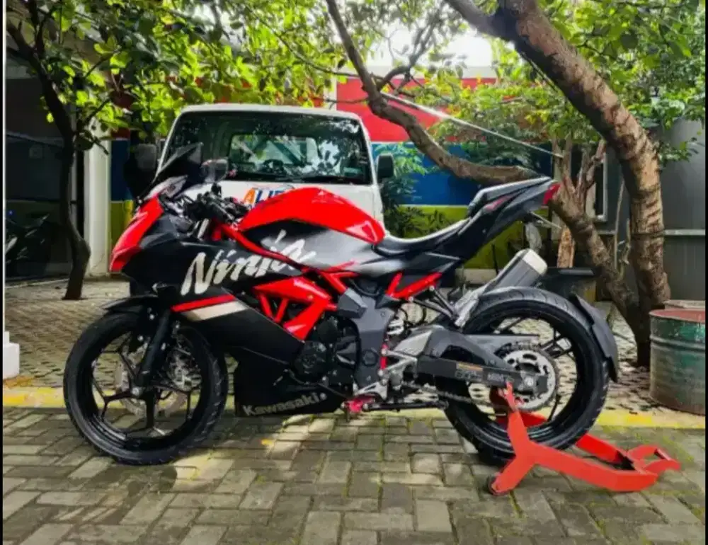 Jual motor ninja mono tahun 2019 kondisi masih bagus