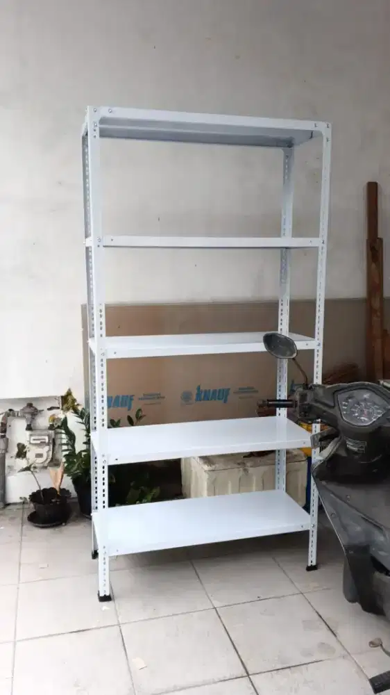 Rak besi rak kantor rak barang