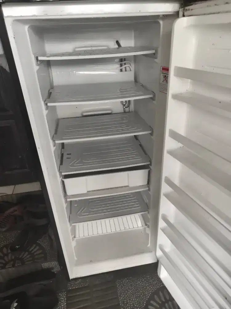 D jual freezer kulkas aqua 6 rak
