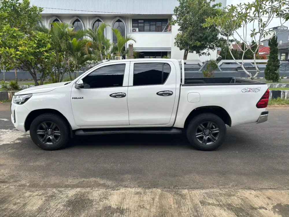 Toyota Hilux G 2023 4x4 Double Cabin MT Istimewa