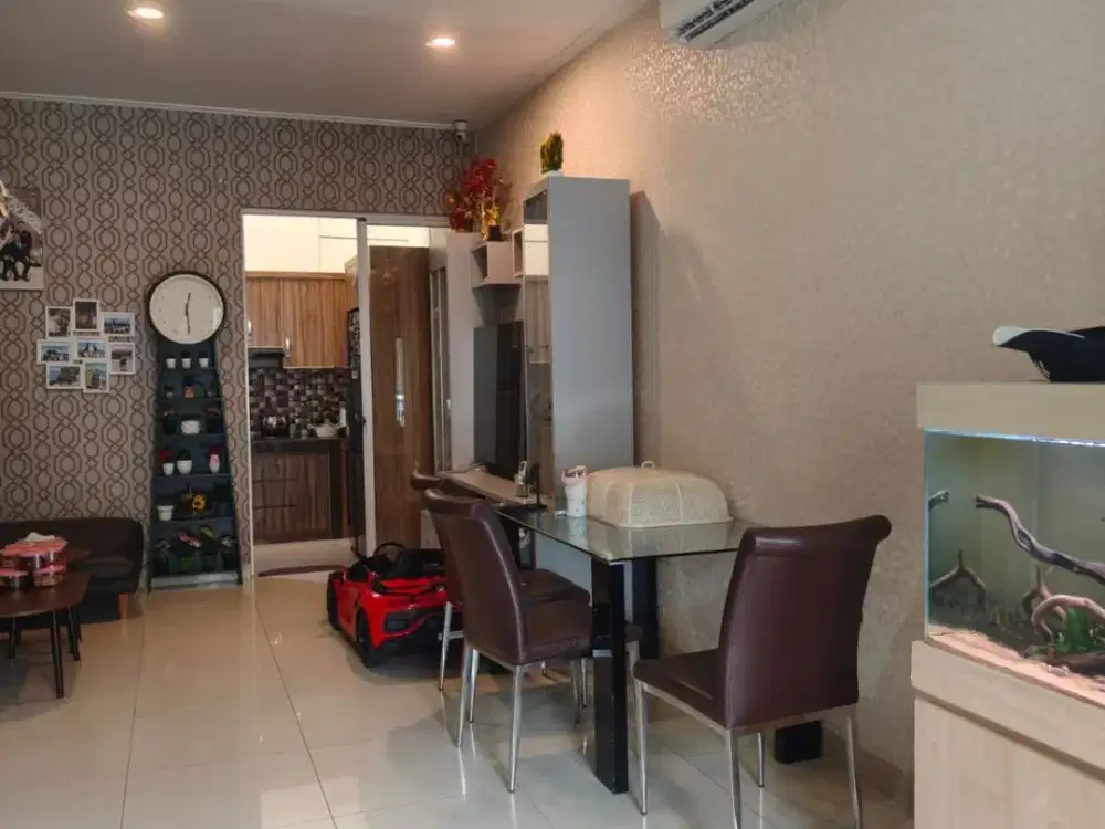 Dijual Rumah di Glc, Ukuran 6X15m2, Furnish, Hadap Barat Daya