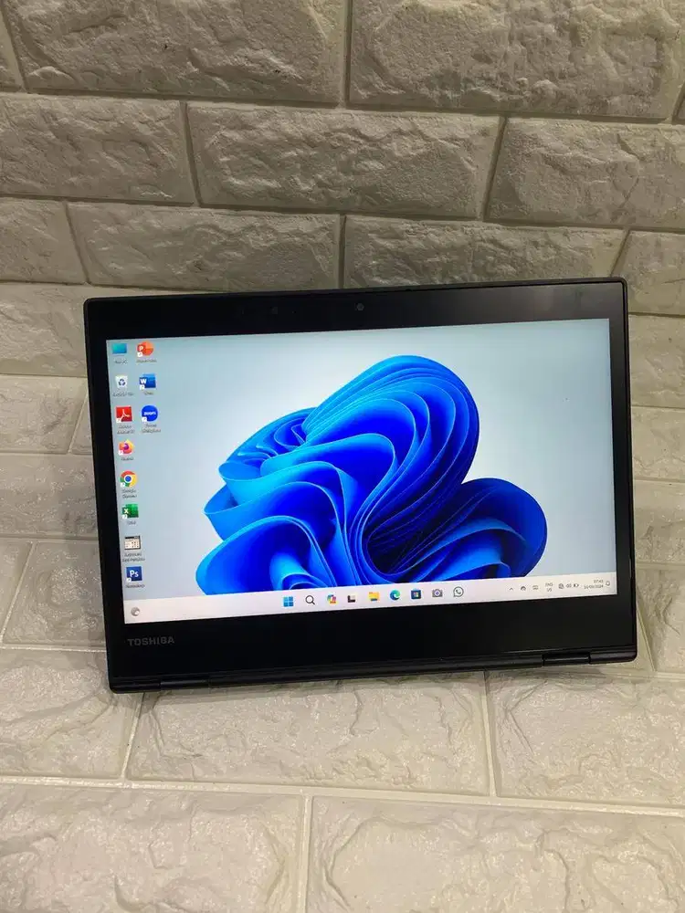 Termurah Laptop Toshiba X20W Flip Core i5 Gen8 RAM 16GB SSD 256GB *RTV