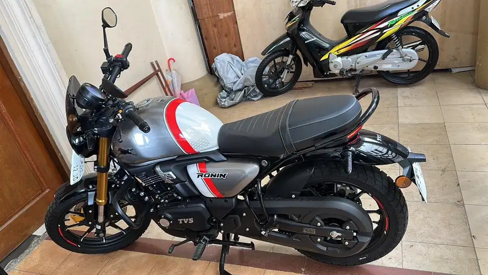 TVS Ronin Nimbus, Like New, KM 600-an, Siap Pakai