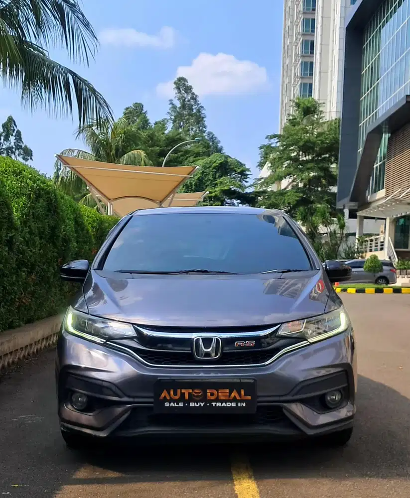 TDP 11 JUTA// HONDA JAZZ RS 1.5 GK5 AT 2017 FACELIFT