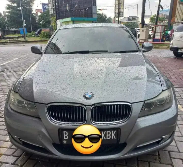 BMW 320i 2012 Bensin