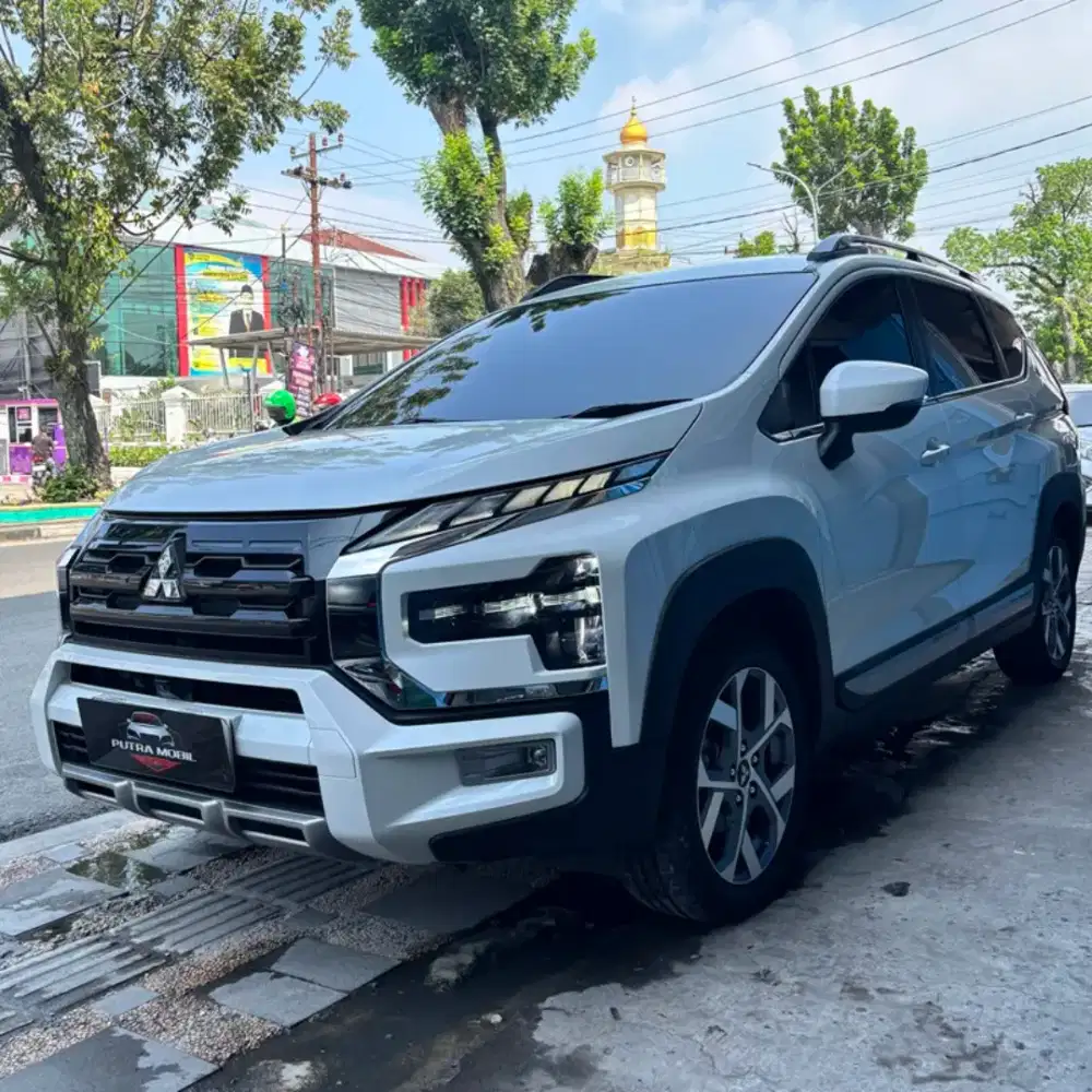 Mitsubishi Xpander Cross Premium (Facelift) CVT 2022 Putih