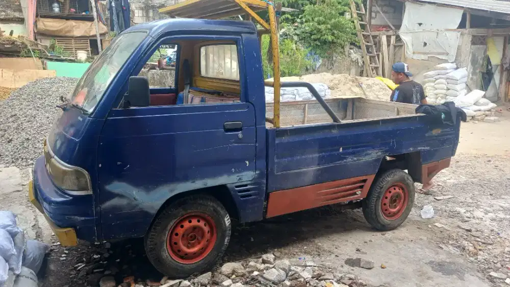 Mobil Pick Up Suzuki Futura 2001