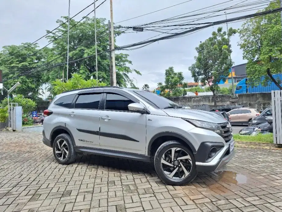 DP MURAH Toyota Rush 1.5 TRD Sportivo 7 Bensin-AT 2019 Silver CNZGB
