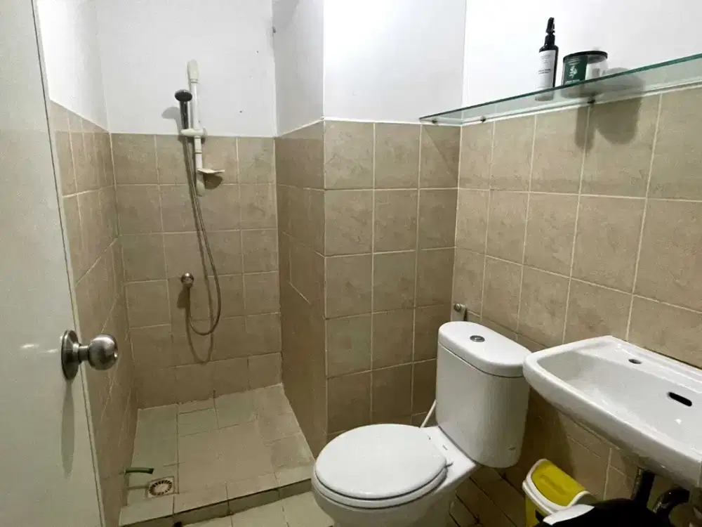 disewa 2 kamar full furnish view kolam renang