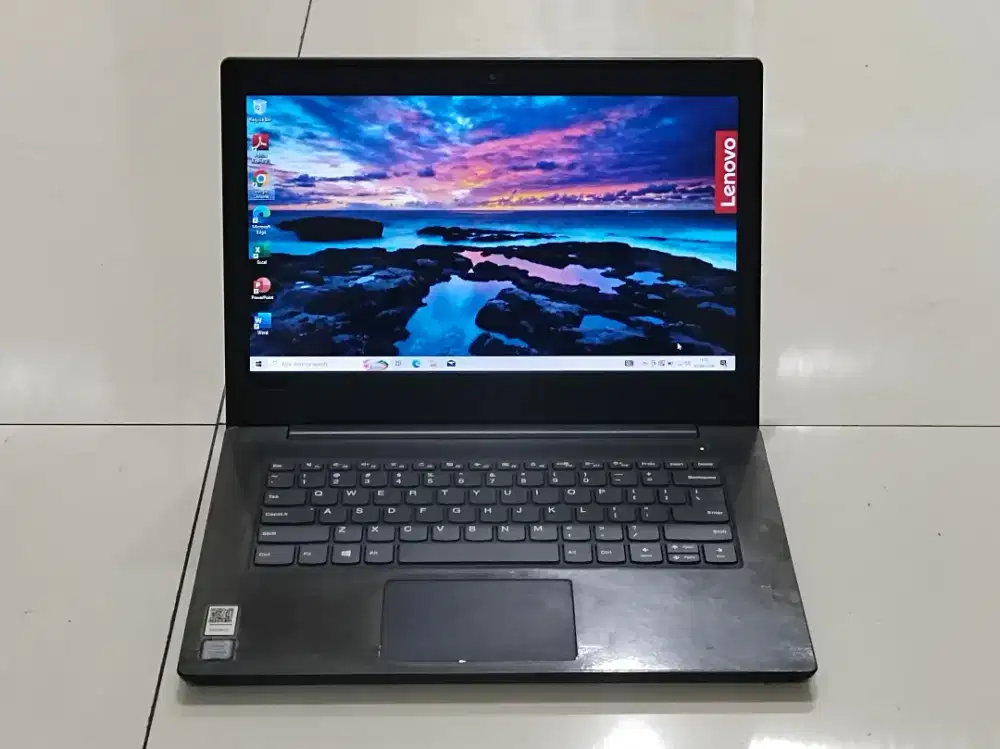 Type Laptop : Lenovo v130-14Ikb intel core i3 gen 7 ram 8 ssd 512 gb