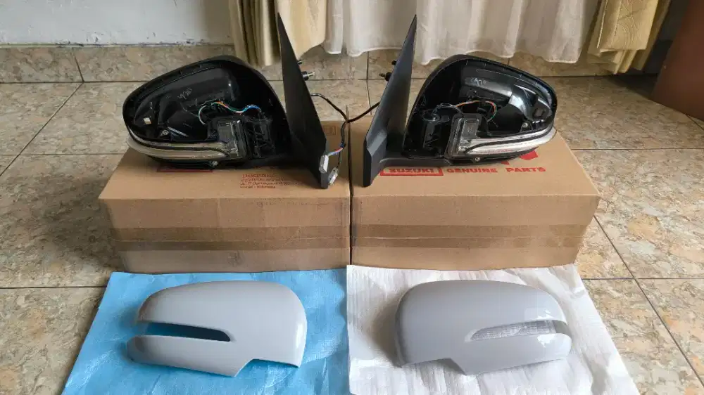 Spion Komplit
Mobil Suzuki XL7 Zeta dan Suzuki Ertiga GL.