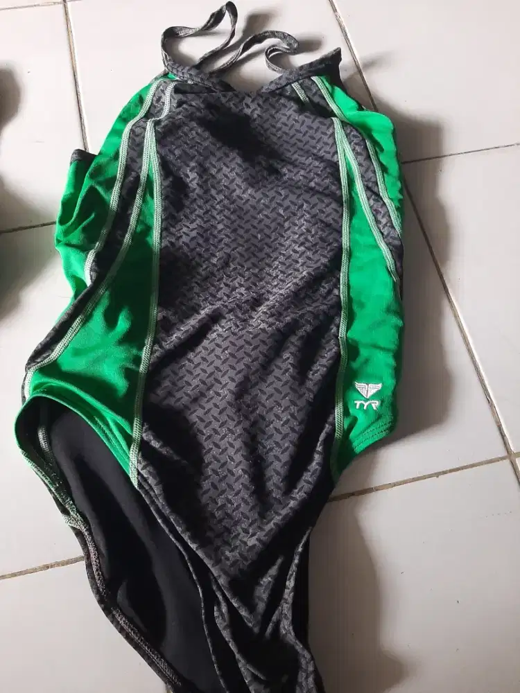 Baju Renang TYR