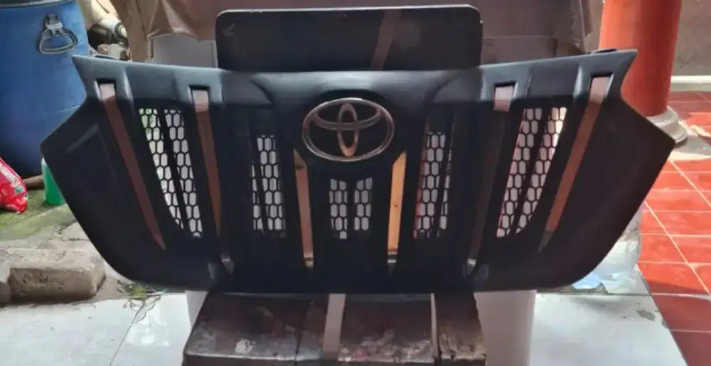 Grill avanza model prado