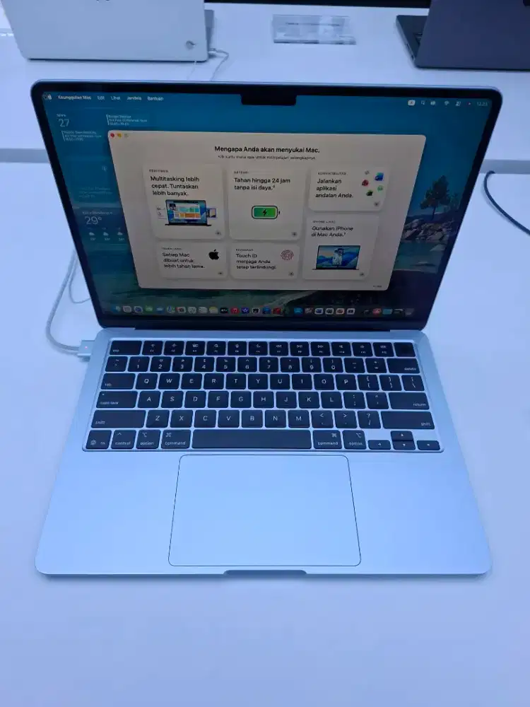 Macbook Air 13 inch Ram 16/256 GB