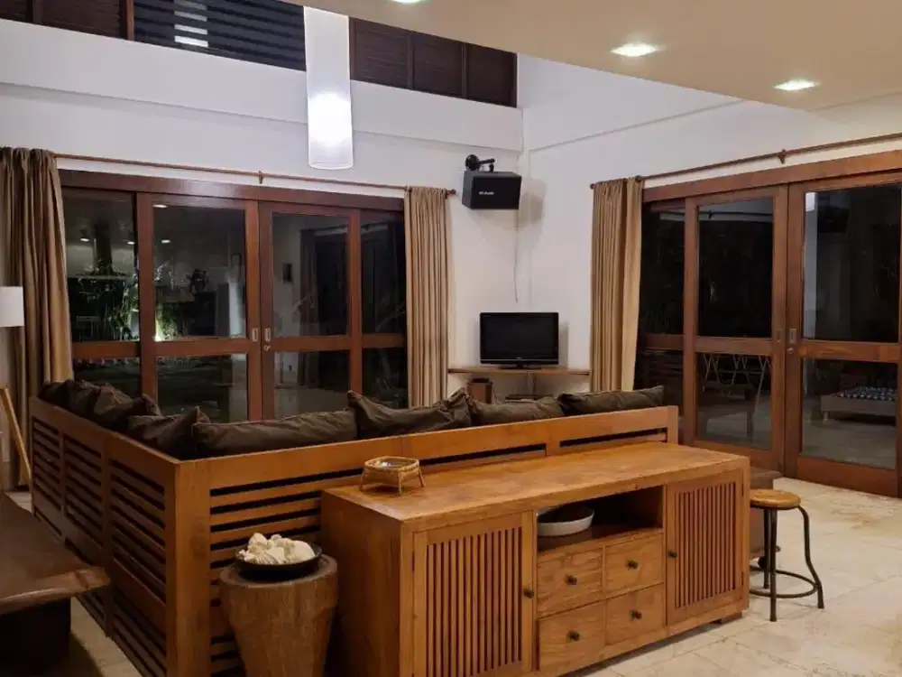 DIJUAL / FREEHOLD: Cozy Villa 3 Bed, Jl. Nakula, Seminyak, Badung, Bali