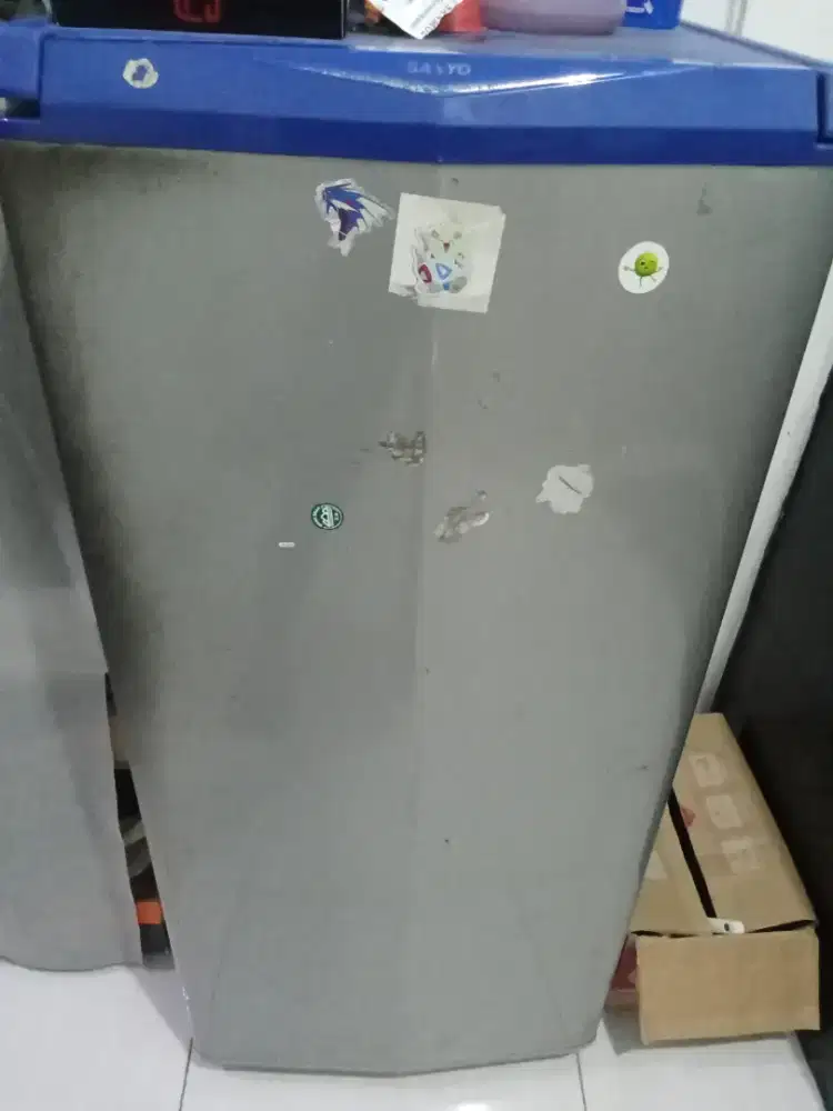 Jual cepat kulkas Sanyo Rp.700.000 nego sampai jadi