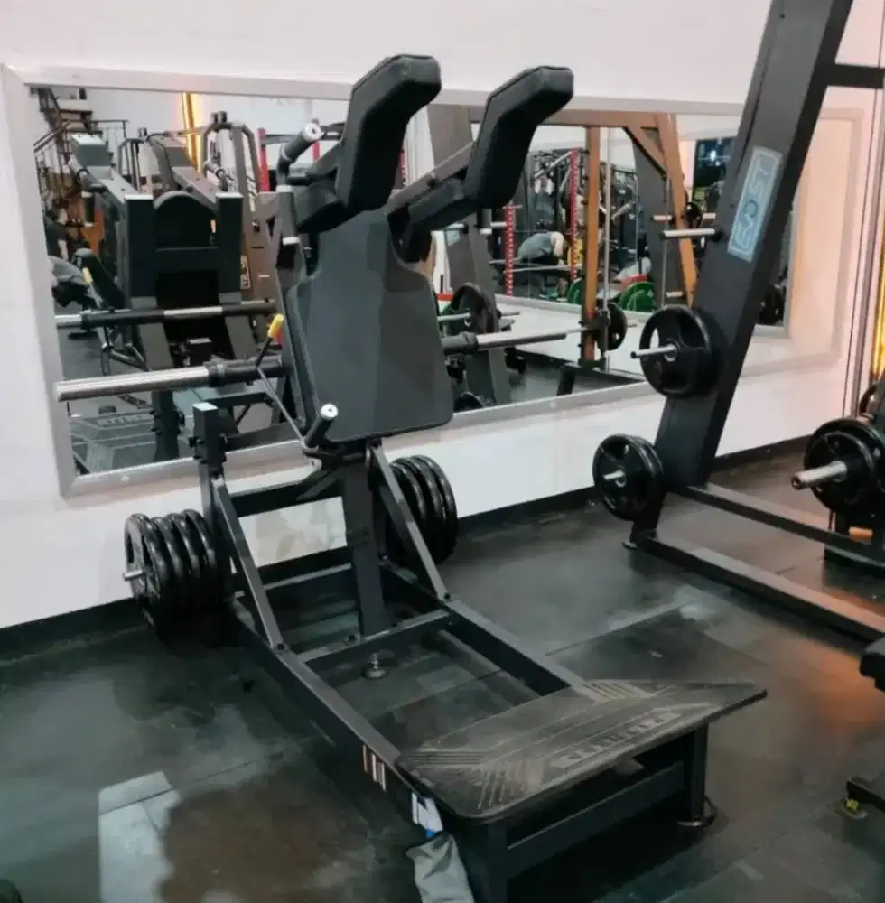 SUPER SQUAT IMPORT DHZ ALAT FITNESS GYM CENTER