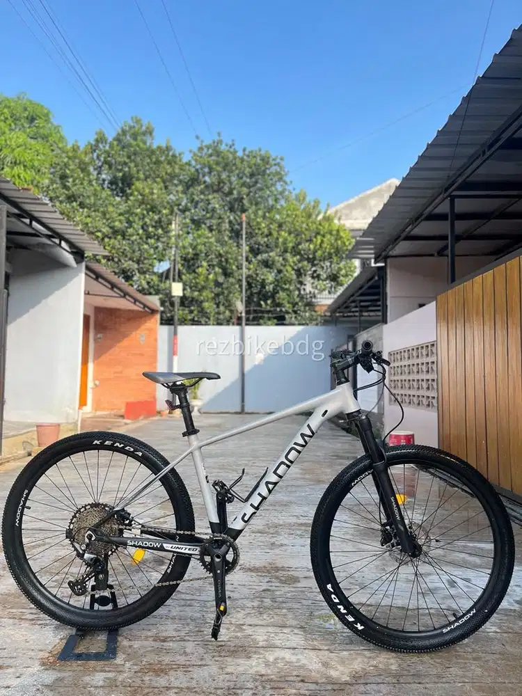 Shadow Nagato Putih 12 Speed Deore Hidrolik Shimano