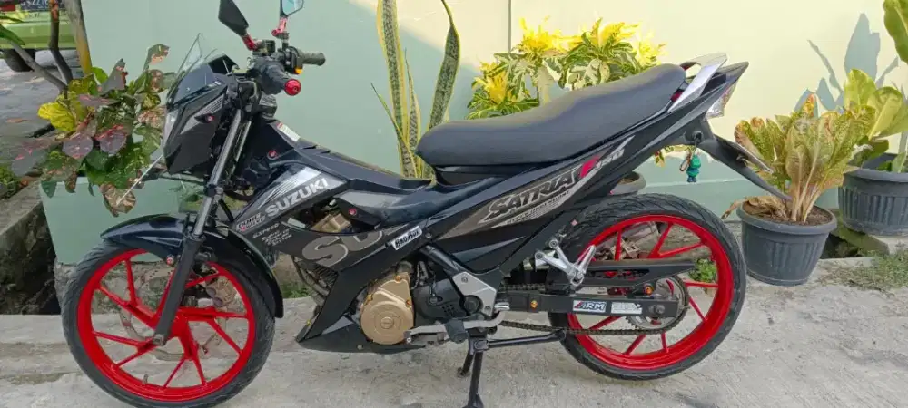Suzuki Satria F 150cc thn 2014 mesin halus siap pakai.