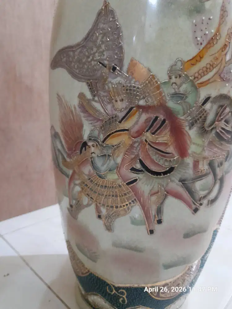 GUCI BUATAN CHINA - RETAK 1000