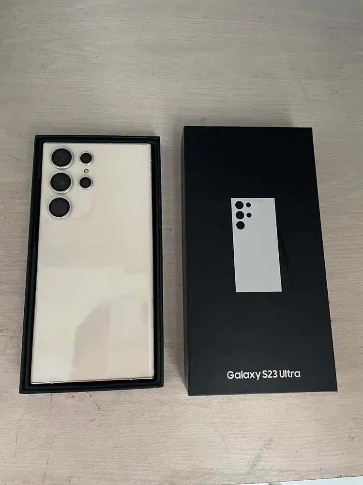 Samsung s23 Ultra 12/512gb Sein