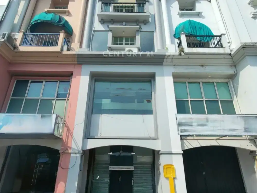 Ruko 4Lantai Dipinggir Jalan Raya Dilengkapi LIFT Di Pondok Indah