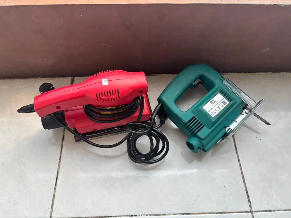 Gergaji listrik ukir atau Jigsaw listrik dan mesin amplas listrik