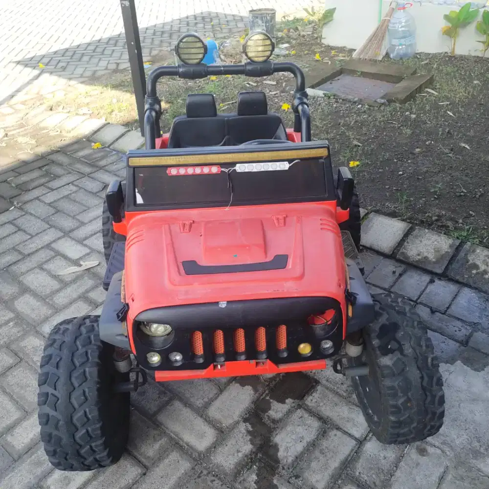 Mobil aki jumbo ban karet